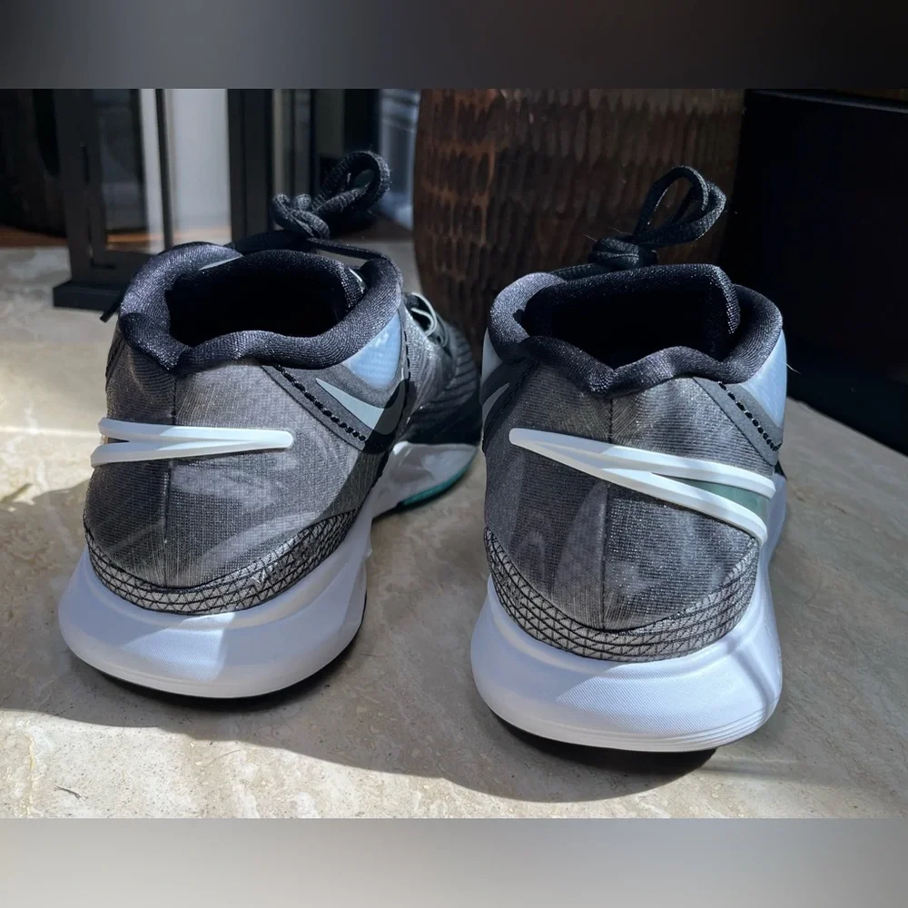 NWT Nike Kyrie 8 Orca Sneakers